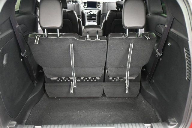 New 2027 Chrysler Pacifica Select AWD/4WD image 23