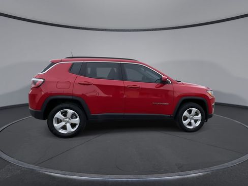 Used 2018 Jeep Compass Latitude w/ Popular Equipment Group image 9