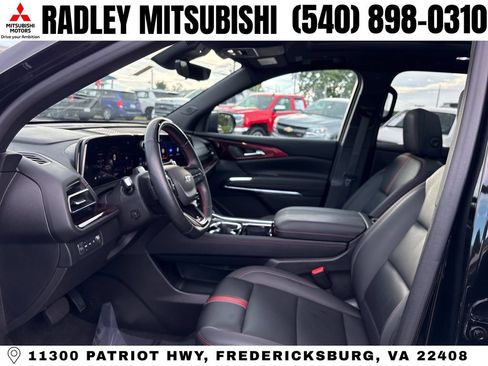 Used 2024 Chevrolet Traverse RS AWD/4WD image 3