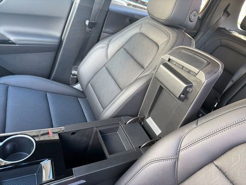 New 2026 Chevrolet Equinox LT w/ Convenience Package II image 16