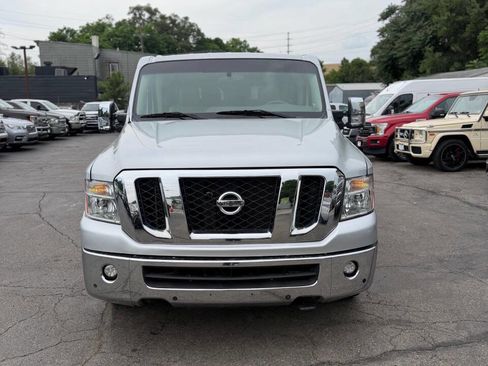 Used 2014 Nissan NV 3500 SL w/ Technology Package RWD image 3