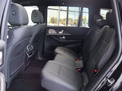 Used 2025 Mercedes-Benz GLS 450 4MATIC w/ AMG Line Exterior image 17