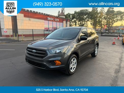 Used 2018 Ford Escape S FWD image 1