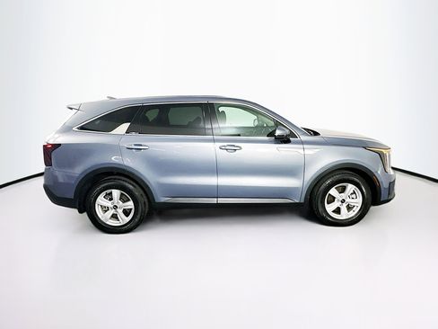 Used 2025 Kia Sorento LX image 10