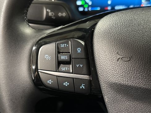 Used 2023 Ford Escape Platinum AWD/4WD image 24