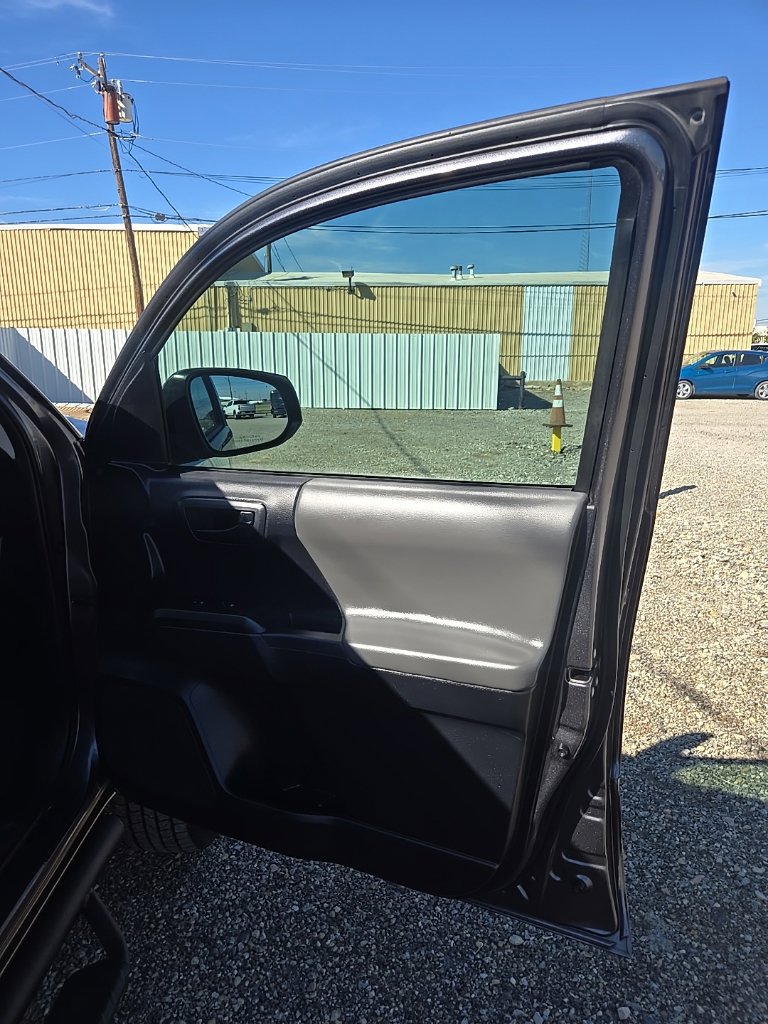 Used 2017 Toyota Tacoma SR w/ SR Convenience Package RWD image 17
