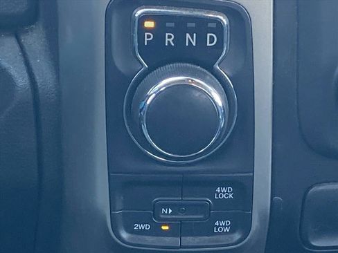 Used 2018 RAM 1500 Classic SLT image 31