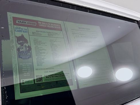 Certified 2024 Chrysler Pacifica Touring-L image 15