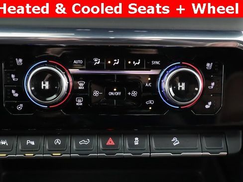 Used 2025 GMC Sierra 1500 Denali Ultimate image 3