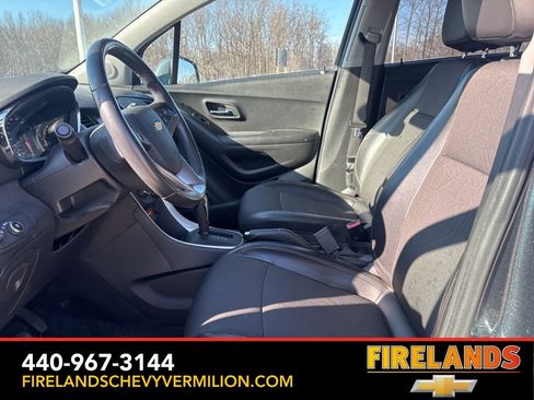 Used 2022 Chevrolet Trax LT w/ Driver Confidence Package image 11