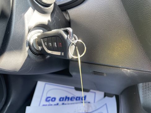 Used 2025 Toyota Corolla LE image 12