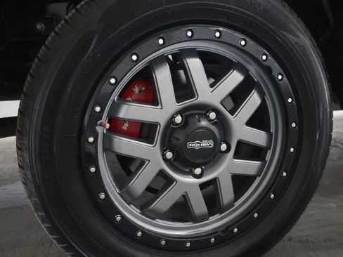 Used 2018 Toyota Tundra SR5 w/ SR5 Upgrade Package image 29