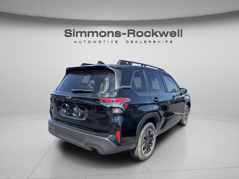 Used 2025 Subaru Forester Premium AWD/4WD image 4