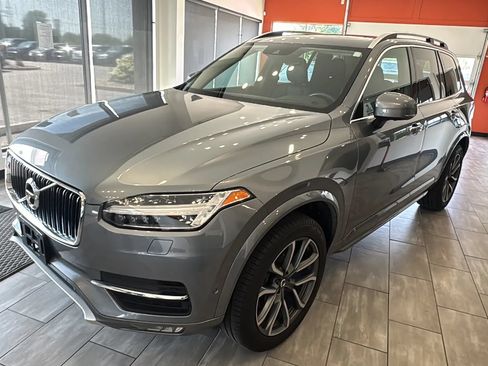 Used 2017 Volvo XC90 T6 Momentum w/ Vision Package AWD/4WD image 9