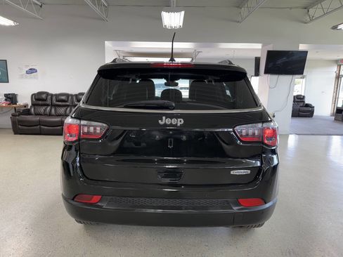 Used 2020 Jeep Compass Latitude FWD image 9