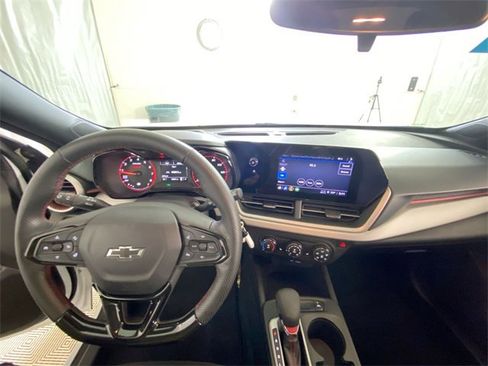 Used 2024 Chevrolet Trax RS image 33