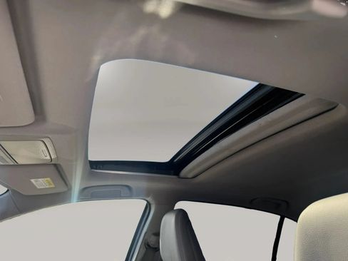 Used 2017 Honda Accord Touring image 18