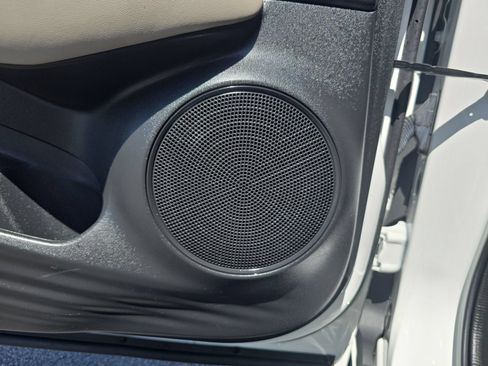 Certified 2025 Honda HR-V LX image 15