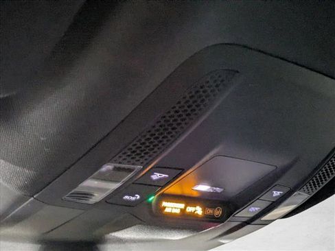 Used 2024 Audi e-tron GT Premium Plus image 21