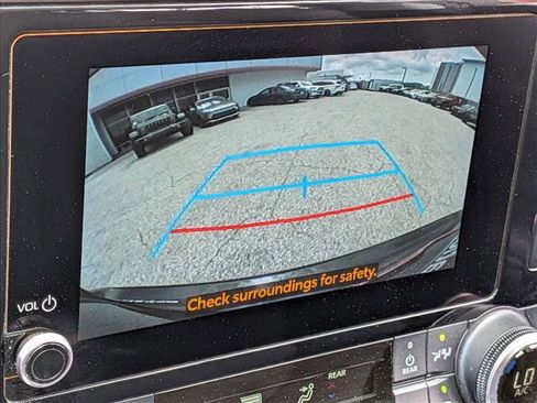 Used 2023 Toyota Highlander L FWD image 13