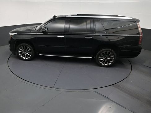 Used 2020 Cadillac Escalade ESV Luxury w/ Escalade Sport Edition RWD image 12