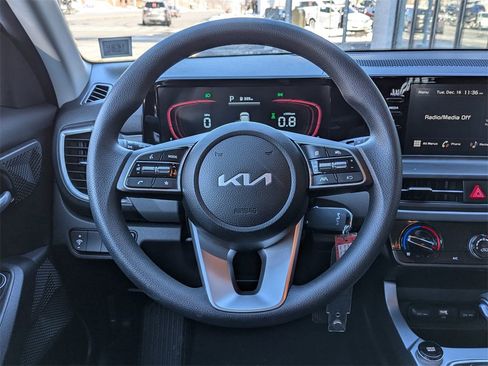 Used 2025 Kia Seltos LX image 13