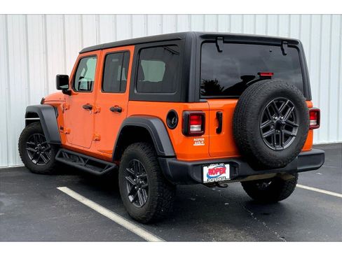 Used 2025 Jeep Wrangler Sport S image 9