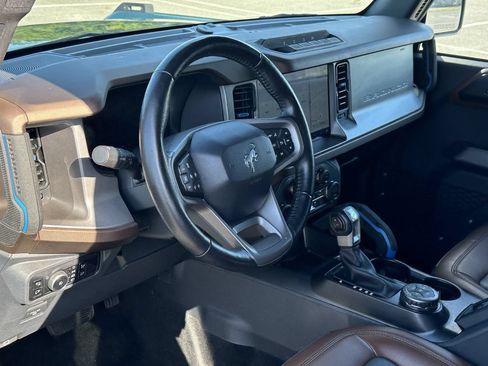 Used 2023 Ford Bronco Outer Banks w/ Sasquatch Package AWD/4WD image 21