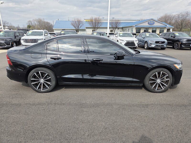 Used 2023 Volvo S60 T8 Plus AWD/4WD image 2