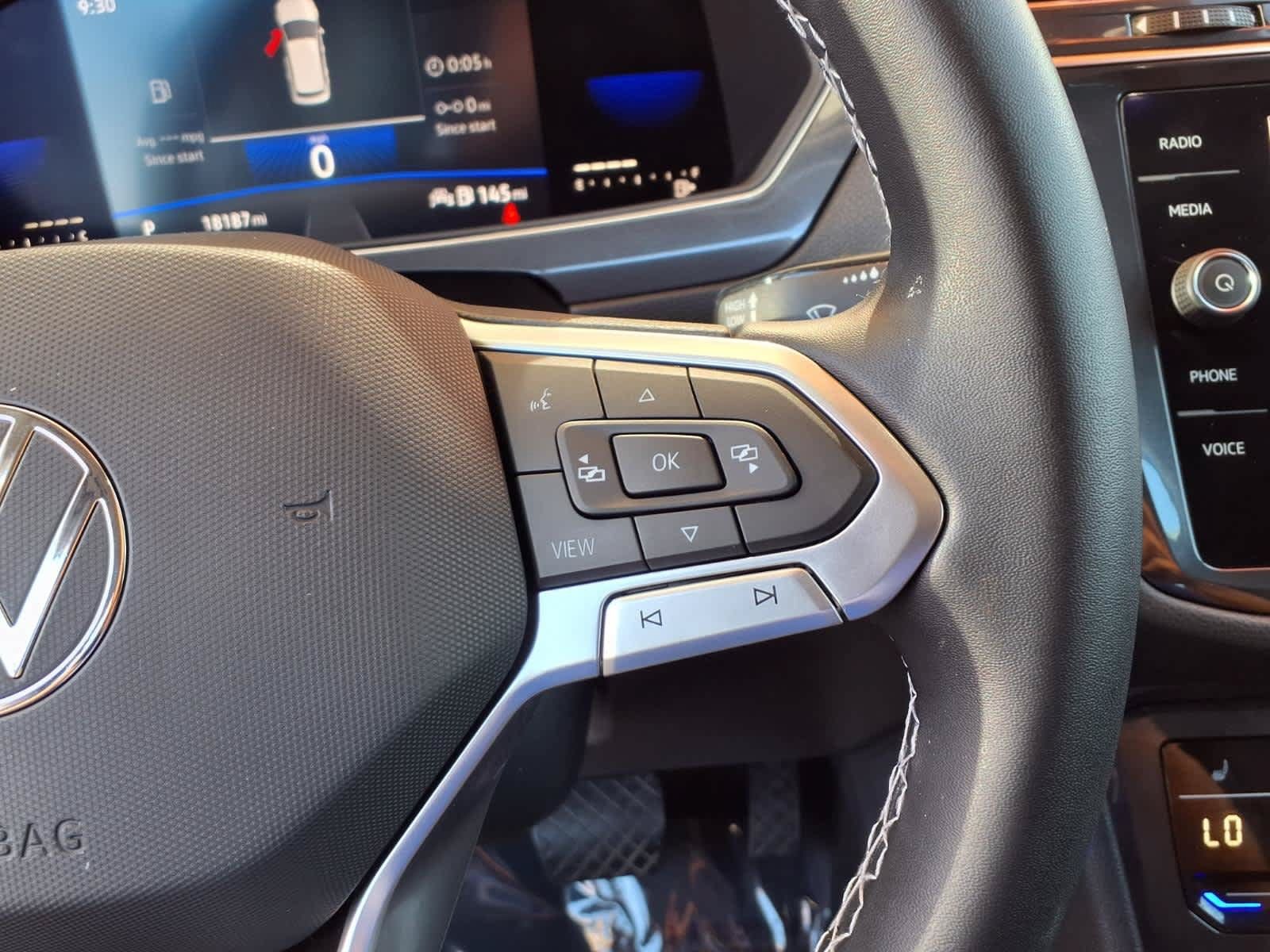 Used 2022 Volkswagen Tiguan SE FWD image 22