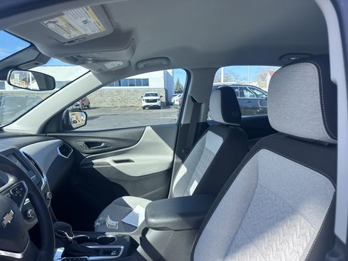 Used 2023 Chevrolet Equinox LS image 9