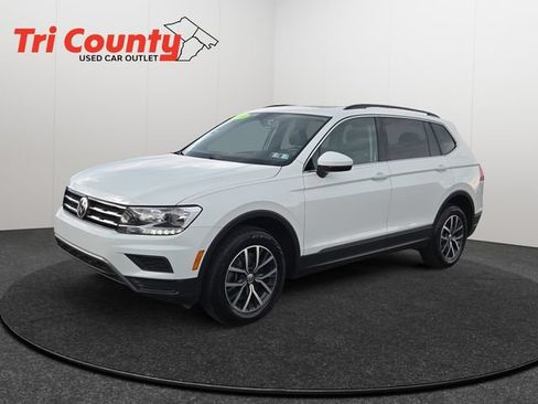 Used 2020 Volkswagen Tiguan SE w/ Panoramic Sunroof Package AWD/4WD image 3