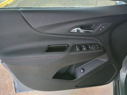 Used 2024 Chevrolet Equinox RS FWD image 17