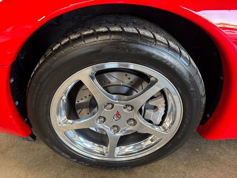 Used 2004 Chevrolet Corvette Coupe w/ Roof Package image 30