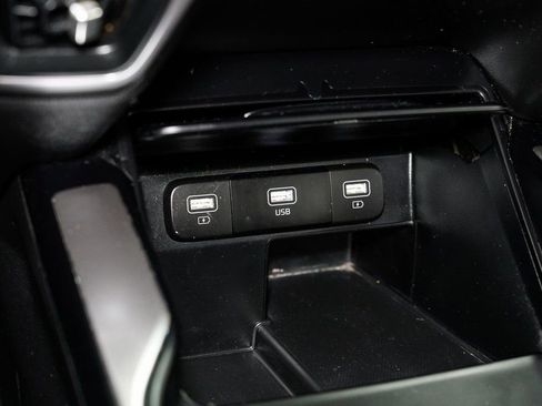 Used 2023 Kia Sorento LX image 19