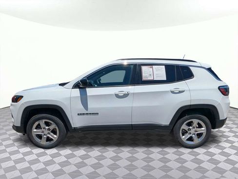 Used 2024 Jeep Compass Latitude AWD/4WD image 6