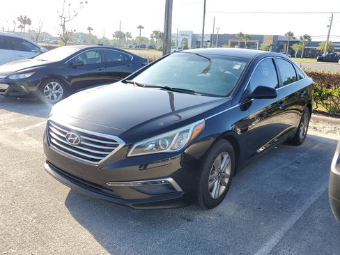 Used 2015 Hyundai Sonata SE image 3