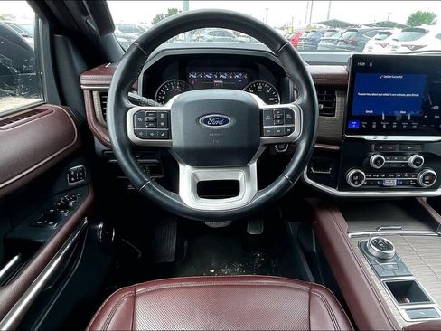 Used 2024 Ford Expedition Limited RWD image 7