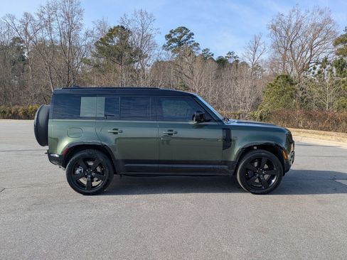 New 2026 Land Rover Defender 110 X-Dynamic SE image 4