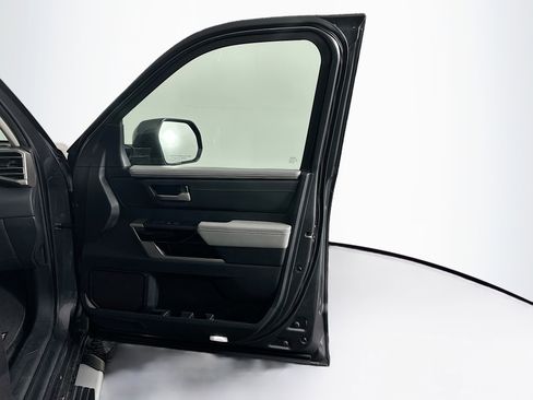 Used 2023 Toyota Tundra Limited image 34