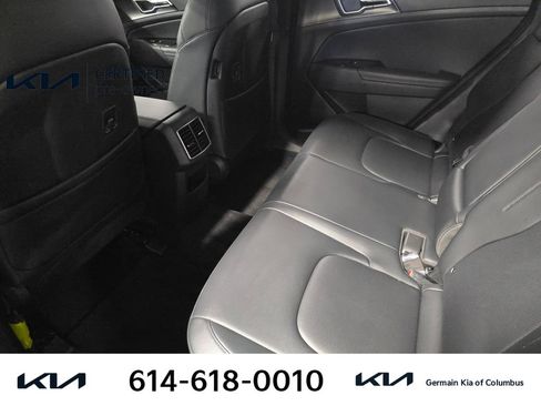 Certified 2025 Kia Sportage EX w/ EX Premium Package AWD/4WD image 19