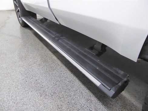 Used 2018 GMC Yukon Denali image 39