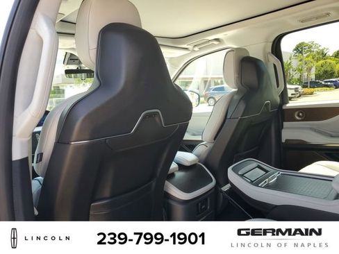 New 2026 Lincoln Navigator L Black Label AWD/4WD image 21
