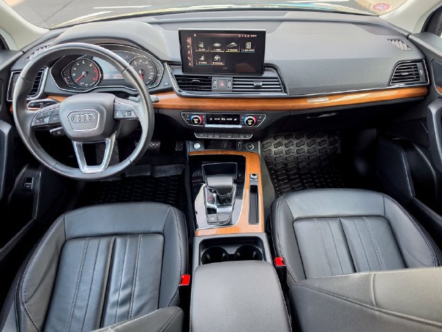 Used 2023 Audi Q5 2.0T Premium w/ Convenience Package AWD/4WD image 2