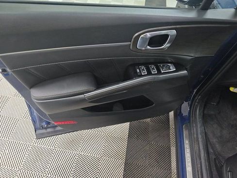 Used 2024 Kia Sorento SX image 8