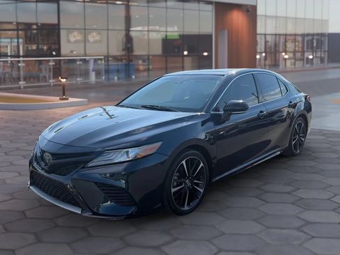 Used 2019 Toyota Camry XSE FWD image 4