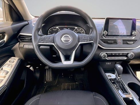 Used 2020 Nissan Altima 2.5 S FWD image 5