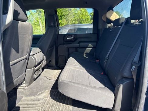 Used 2022 Chevrolet Silverado 2500 Custom w/ Custom Convenience Package AWD/4WD image 9