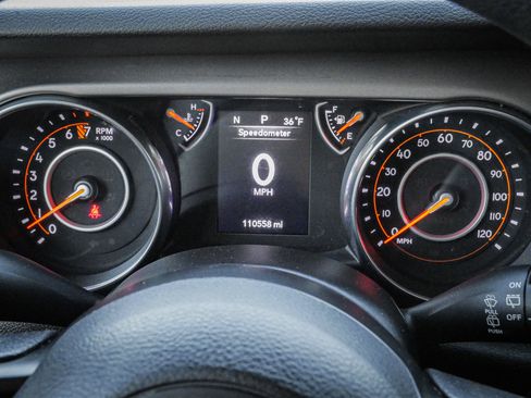 Used 2018 Jeep Wrangler Unlimited Sport image 21