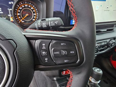 Used 2024 Jeep Wrangler Rubicon w/ Technology Group image 23